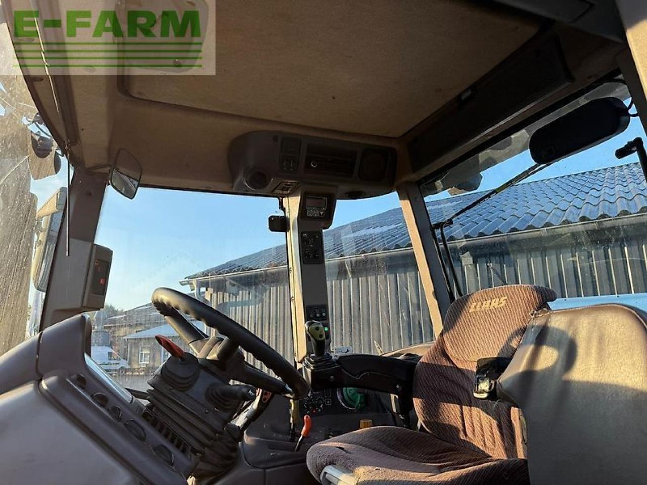 Tractor CLAAS 820: foto 11