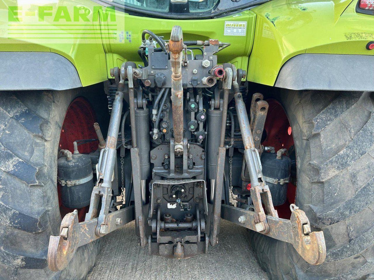 Tractor CLAAS ARION 650 T3B: foto 9
