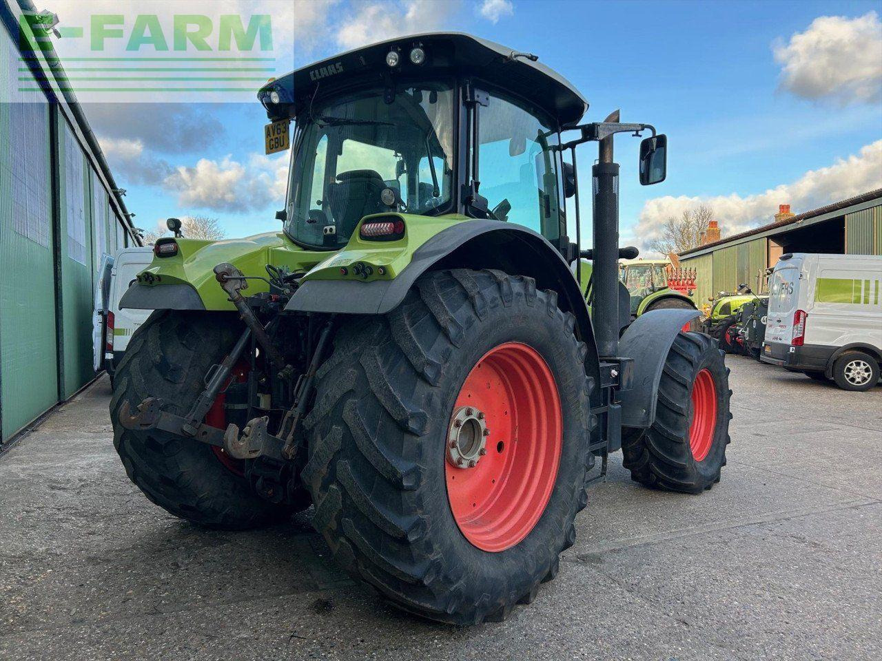 Tractor CLAAS ARION 650 T3B: foto 6