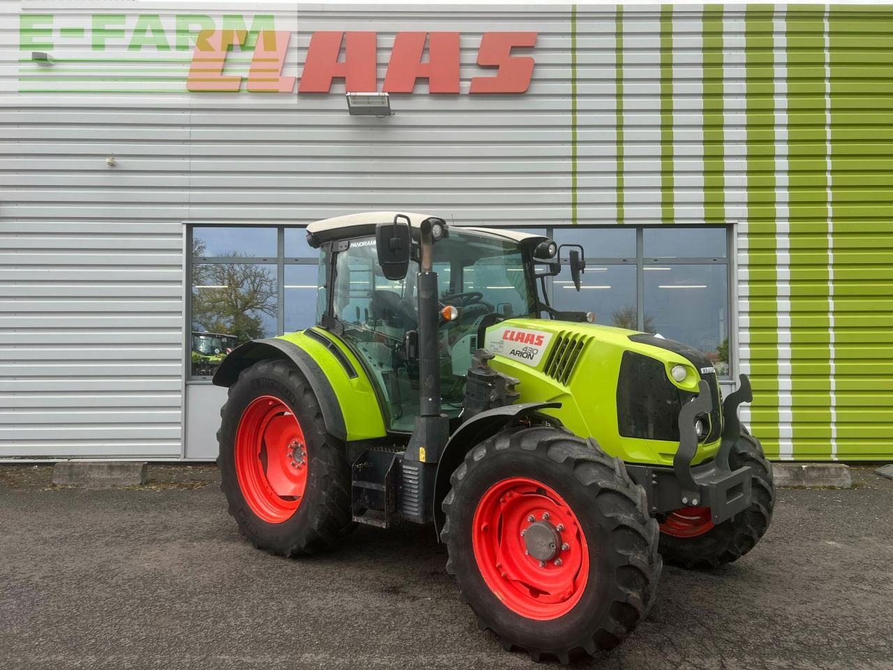 CLAAS arion 430 sur mesure - Tractor: foto 1 CLAAS arion 430 sur mesure - Tractor: foto 1