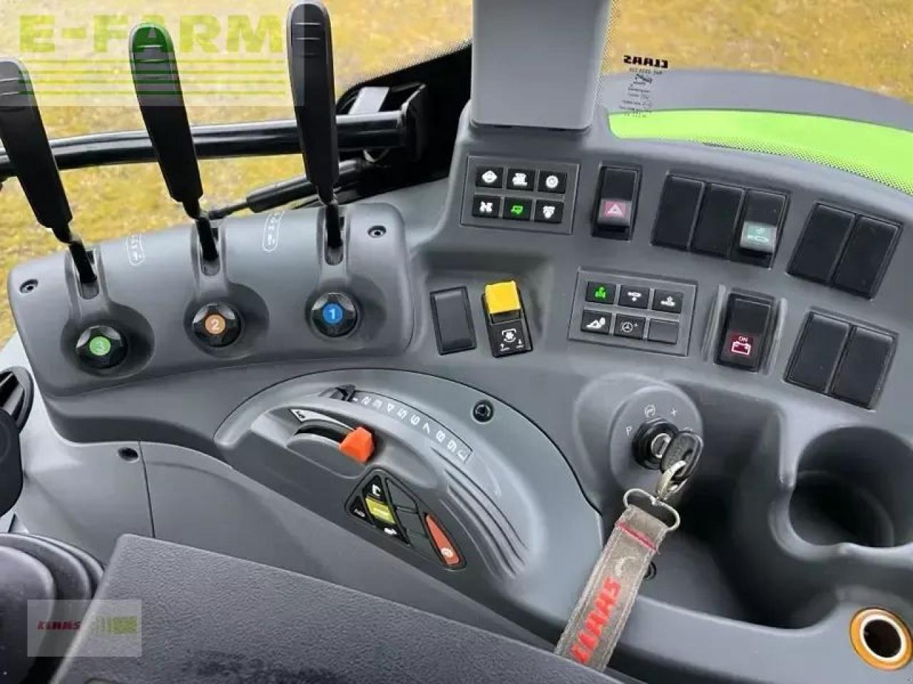 CLAAS arion 440 - Tractor: foto 4 CLAAS arion 440 - Tractor: foto 4