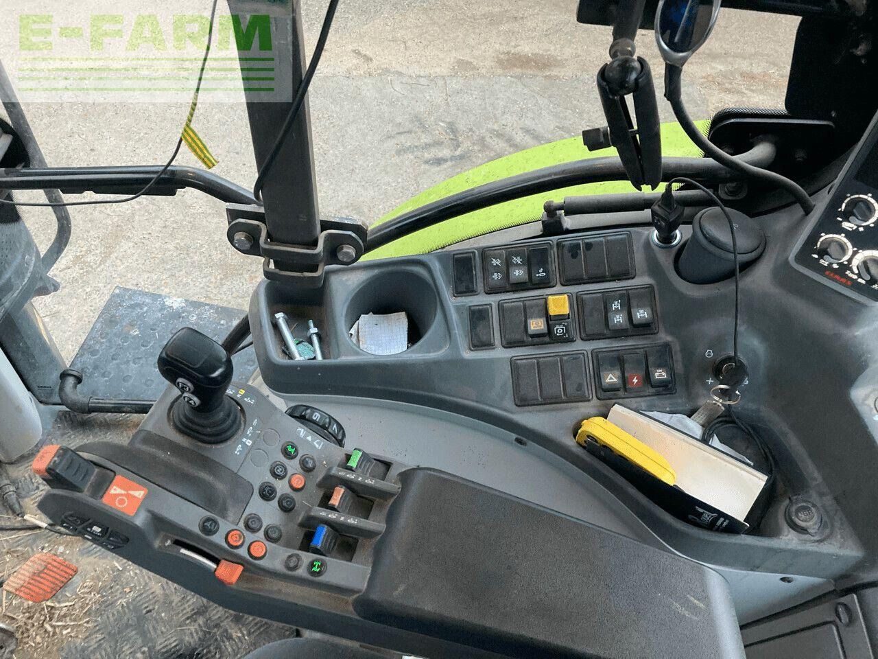 CLAAS arion 530 cmatic - stage v - Tractor: foto 3 CLAAS arion 530 cmatic - stage v - Tractor: foto 3