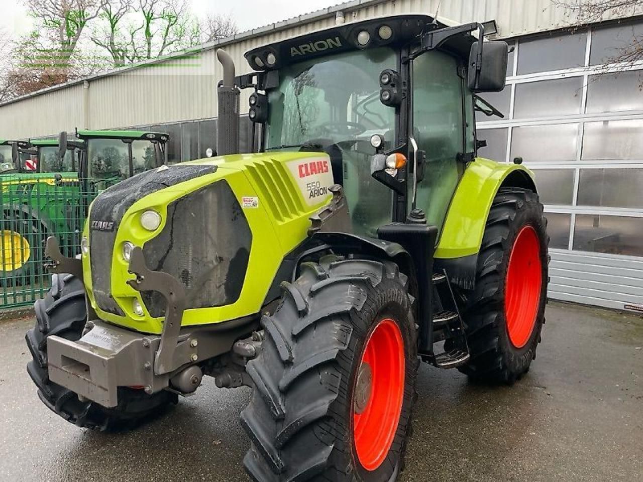 CLAAS arion 550 - Tractor: foto 1 CLAAS arion 550 - Tractor: foto 1