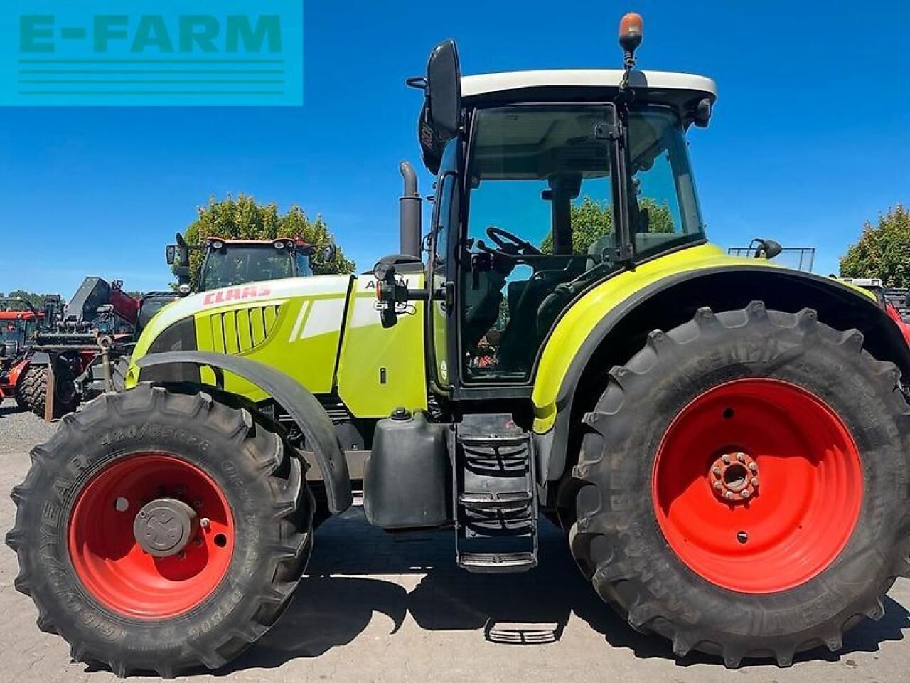 CLAAS arion 620 - Tractor: foto 3 CLAAS arion 620 - Tractor: foto 3