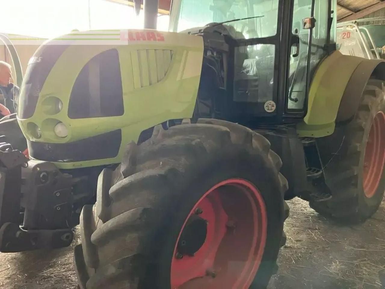 CLAAS arion 620 c - Tractor: foto 2 CLAAS arion 620 c - Tractor: foto 2