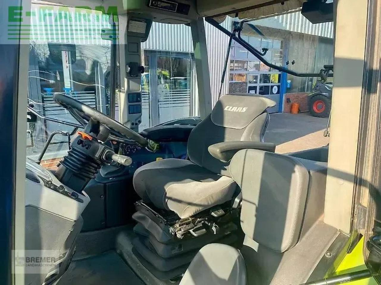 Tractor CLAAS arion 620 c C: foto 13