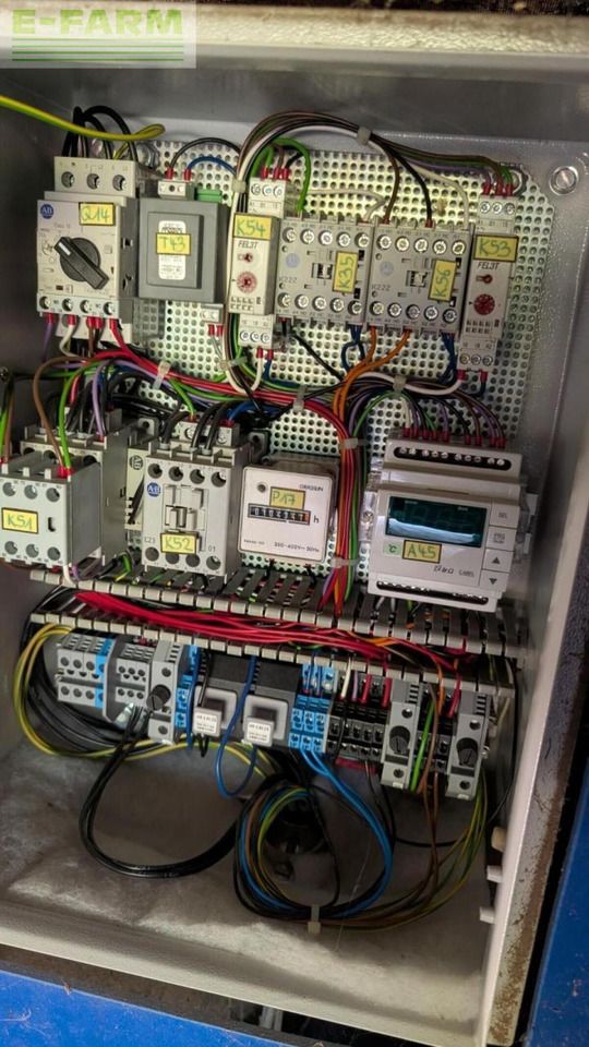 CLAAS arion 650 cebis - Tractor: foto 2 CLAAS arion 650 cebis - Tractor: foto 2