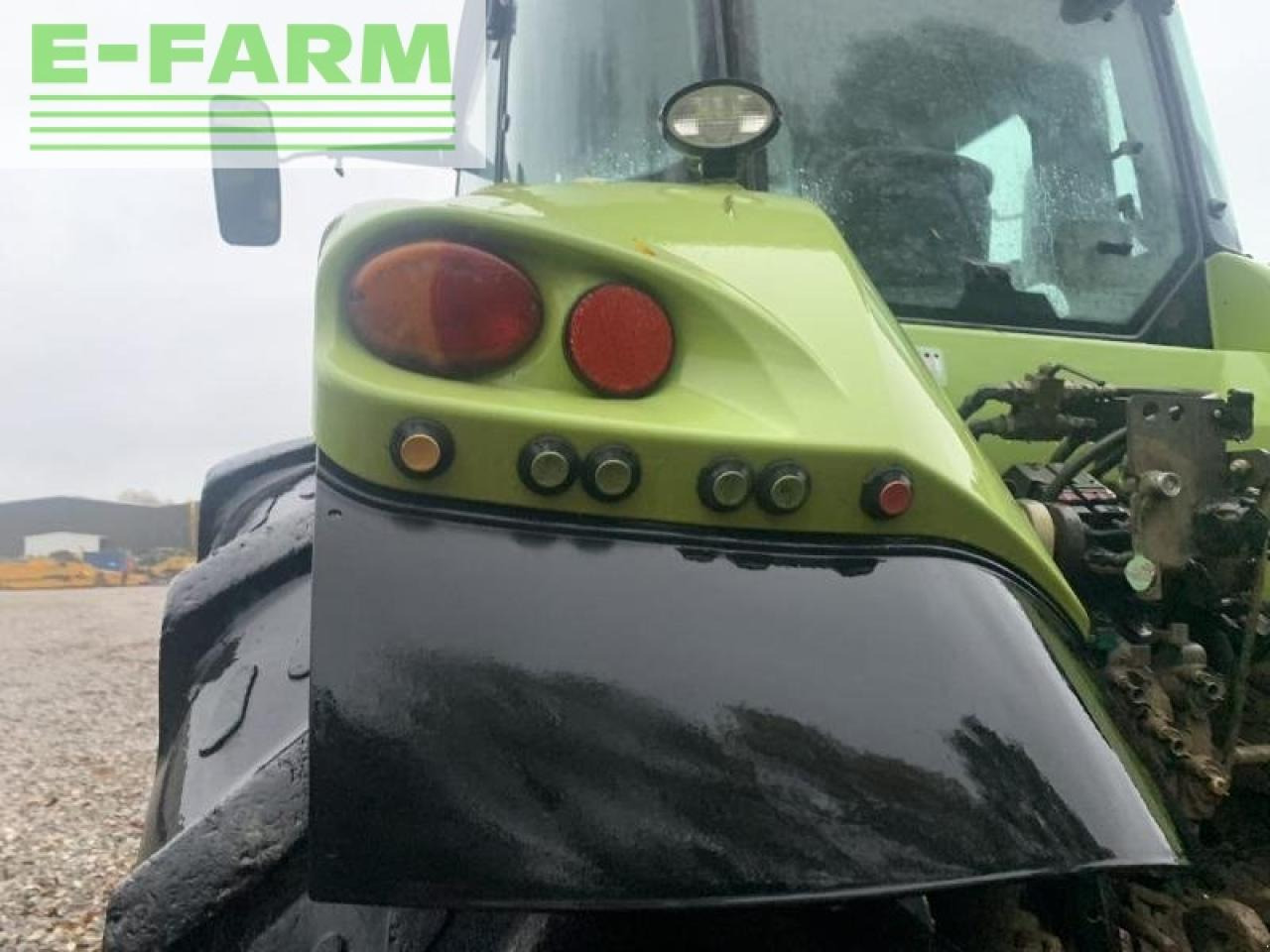 CLAAS axion 810 - Tractor: foto 2 CLAAS axion 810 - Tractor: foto 2