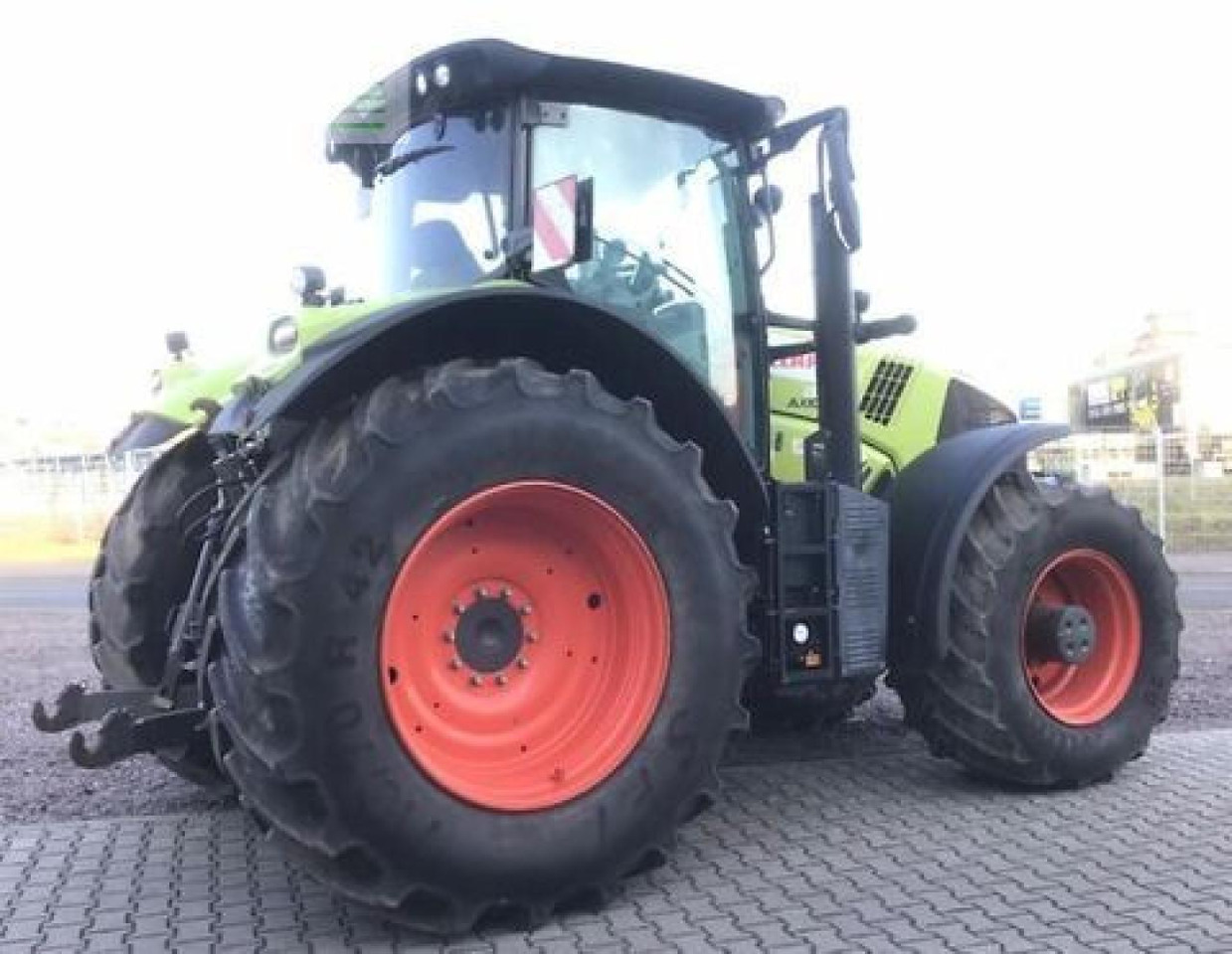 CLAAS axion 870 - Tractor: foto 3 CLAAS axion 870 - Tractor: foto 3