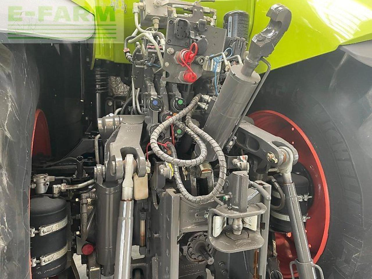 Tractor CLAAS axion 870 cmatic cebis CMATIC CEBIS: foto 23