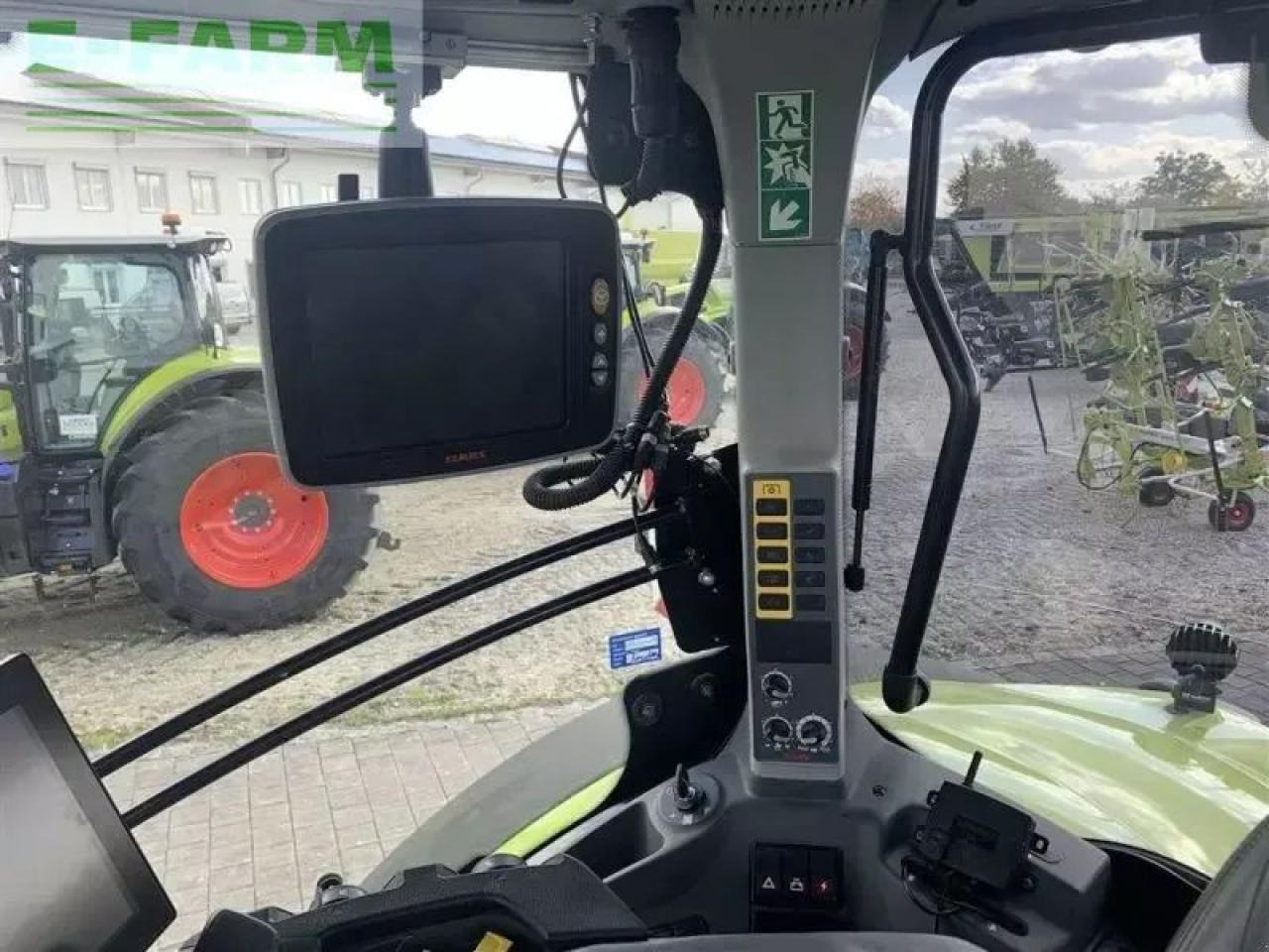 Tractor CLAAS axion 870 cmatic cebis CMATIC CEBIS: foto 11