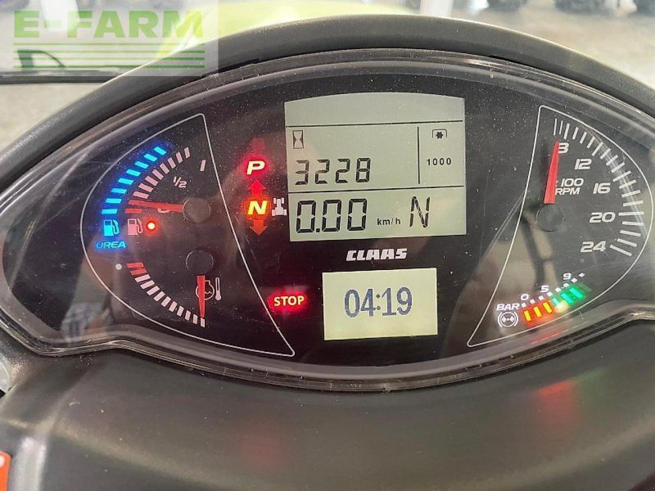 Tractor CLAAS axion 870 cmatic cebis CMATIC CEBIS: foto 10