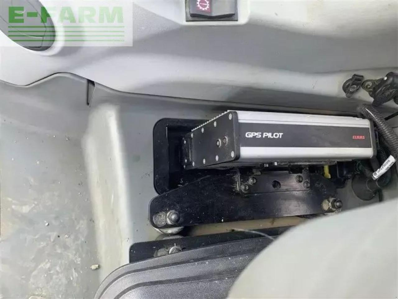 Tractor CLAAS axion 870 cmatic cebis CMATIC CEBIS: foto 12