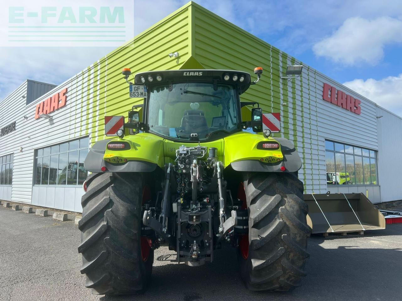 CLAAS axion 870 cmatic s5 sur mesure CMATIC - Tractor: foto 4 CLAAS axion 870 cmatic s5 sur mesure CMATIC - Tractor: foto 4