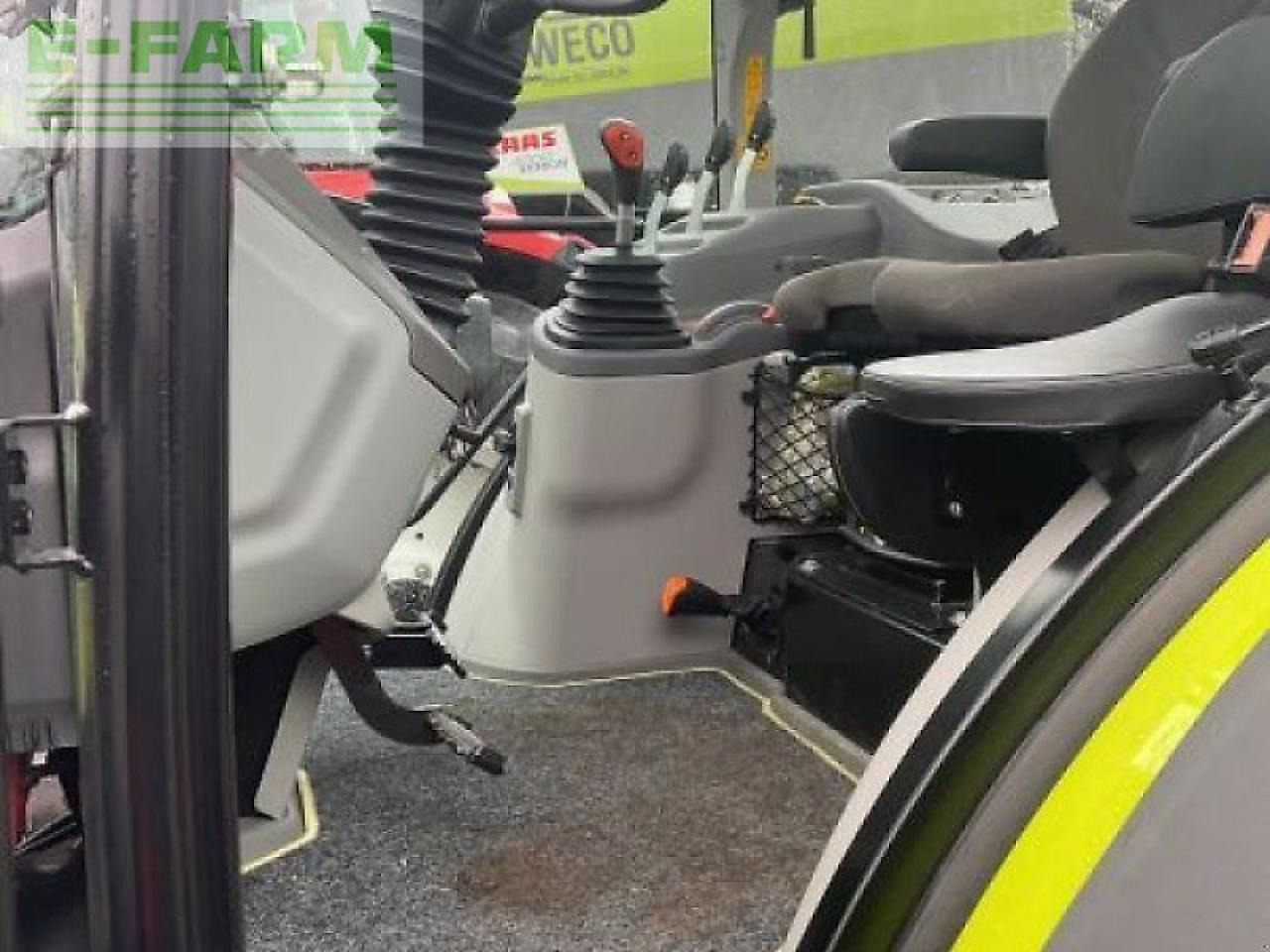 CLAAS axos 240 advanced claas trakto - Tractor: foto 3 CLAAS axos 240 advanced claas trakto - Tractor: foto 3