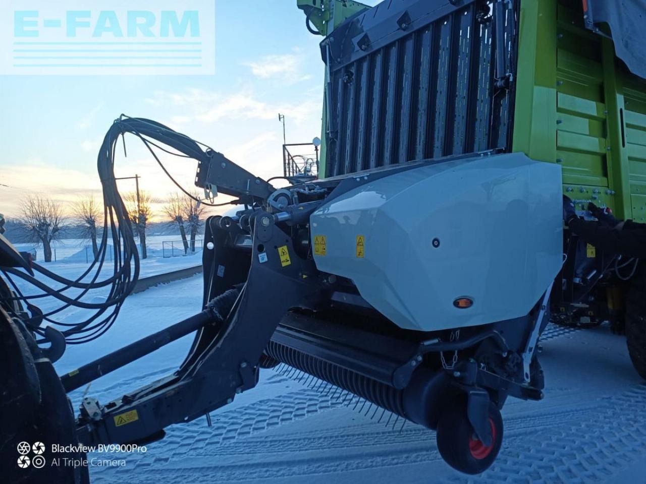 CLAAS cargos 9600 tridem vollausstattung - Remolque volquete agrícola: foto 5 CLAAS cargos 9600 tridem vollausstattung - Remolque volquete agrícola: foto 5