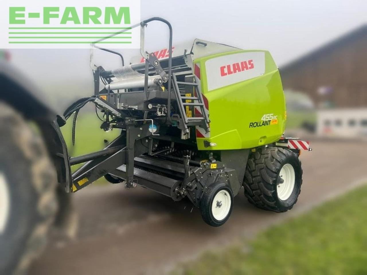 CLAAS claas 455 rc mit folienbindung - Empacadora de pacas cuadradas: foto 1 CLAAS claas 455 rc mit folienbindung - Empacadora de pacas cuadradas: foto 1