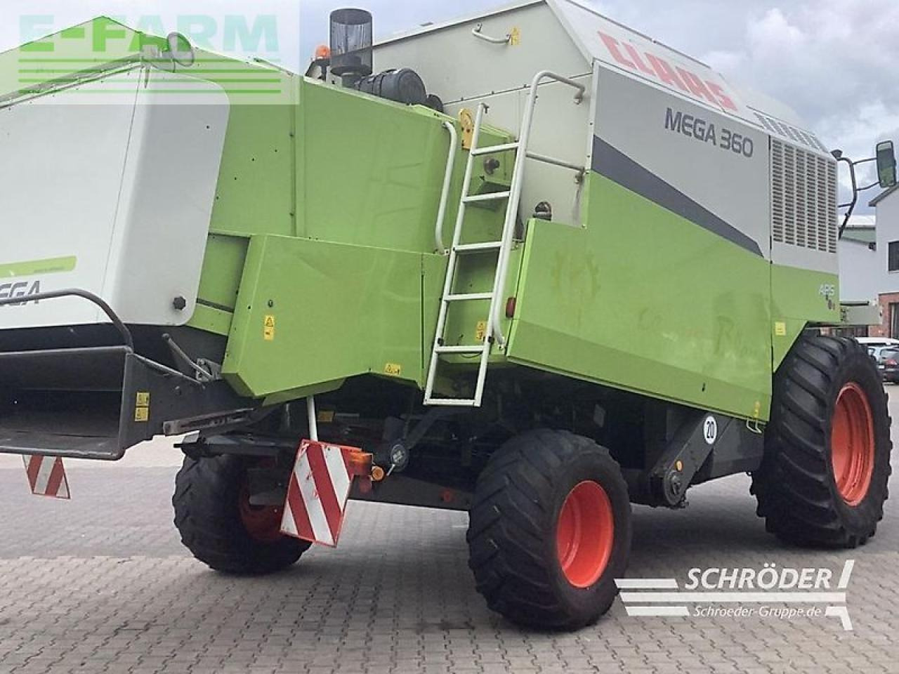 CLAAS dominator 360 mega + c 600 schneidwerk - Cosechadora de granos: foto 4 CLAAS dominator 360 mega + c 600 schneidwerk - Cosechadora de granos: foto 4
