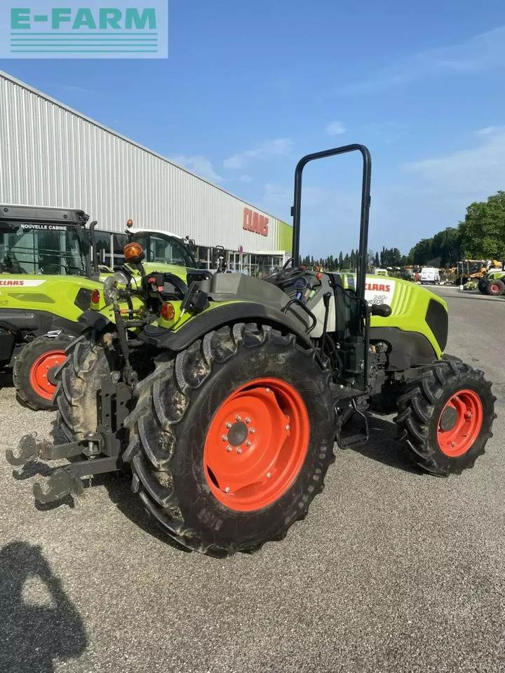 CLAAS nexos 240 f arceau 4rm F - Tractor: foto 3 CLAAS nexos 240 f arceau 4rm F - Tractor: foto 3