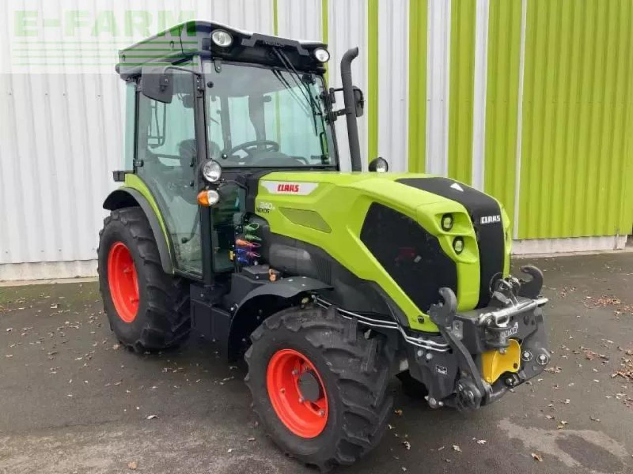 CLAAS nexos 240 m - Tractor: foto 3 CLAAS nexos 240 m - Tractor: foto 3