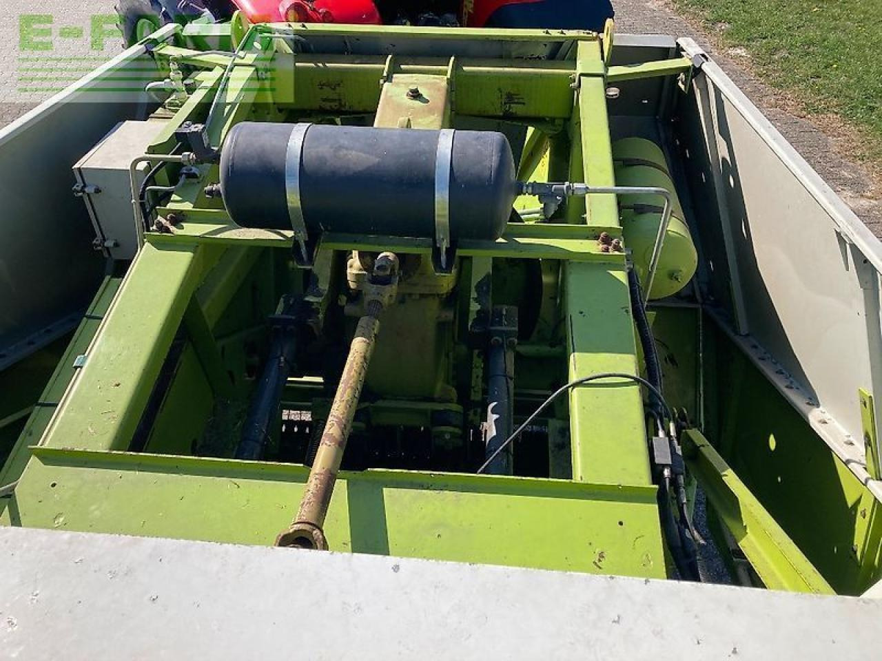 CLAAS quadrant 2200 - Empacadora de pacas cuadradas: foto 5 CLAAS quadrant 2200 - Empacadora de pacas cuadradas: foto 5