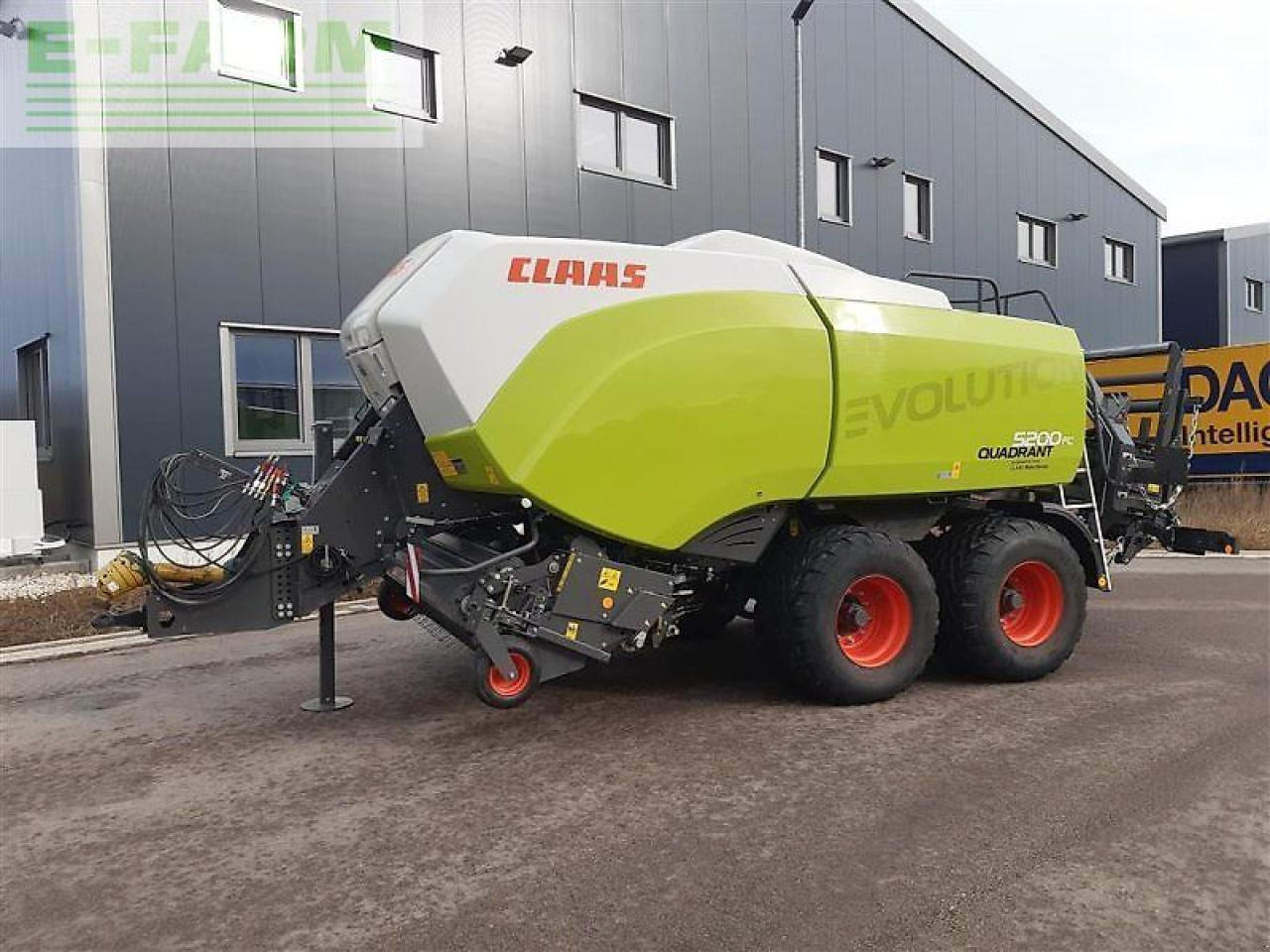 CLAAS quadrant 5200 fc evolution - Empacadora de pacas cuadradas: foto 2 CLAAS quadrant 5200 fc evolution - Empacadora de pacas cuadradas: foto 2