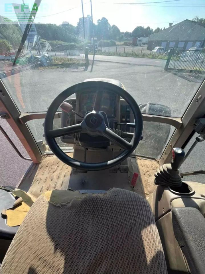 CLAAS tracteur agricole ares 656 rz claas RZ - Tractor: foto 2 CLAAS tracteur agricole ares 656 rz claas RZ - Tractor: foto 2