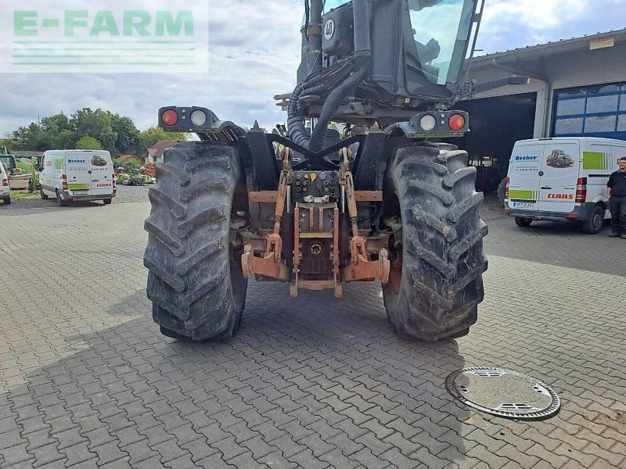 CLAAS xerion 3300 trac vc TRAC VC - Tractor: foto 3 CLAAS xerion 3300 trac vc TRAC VC - Tractor: foto 3
