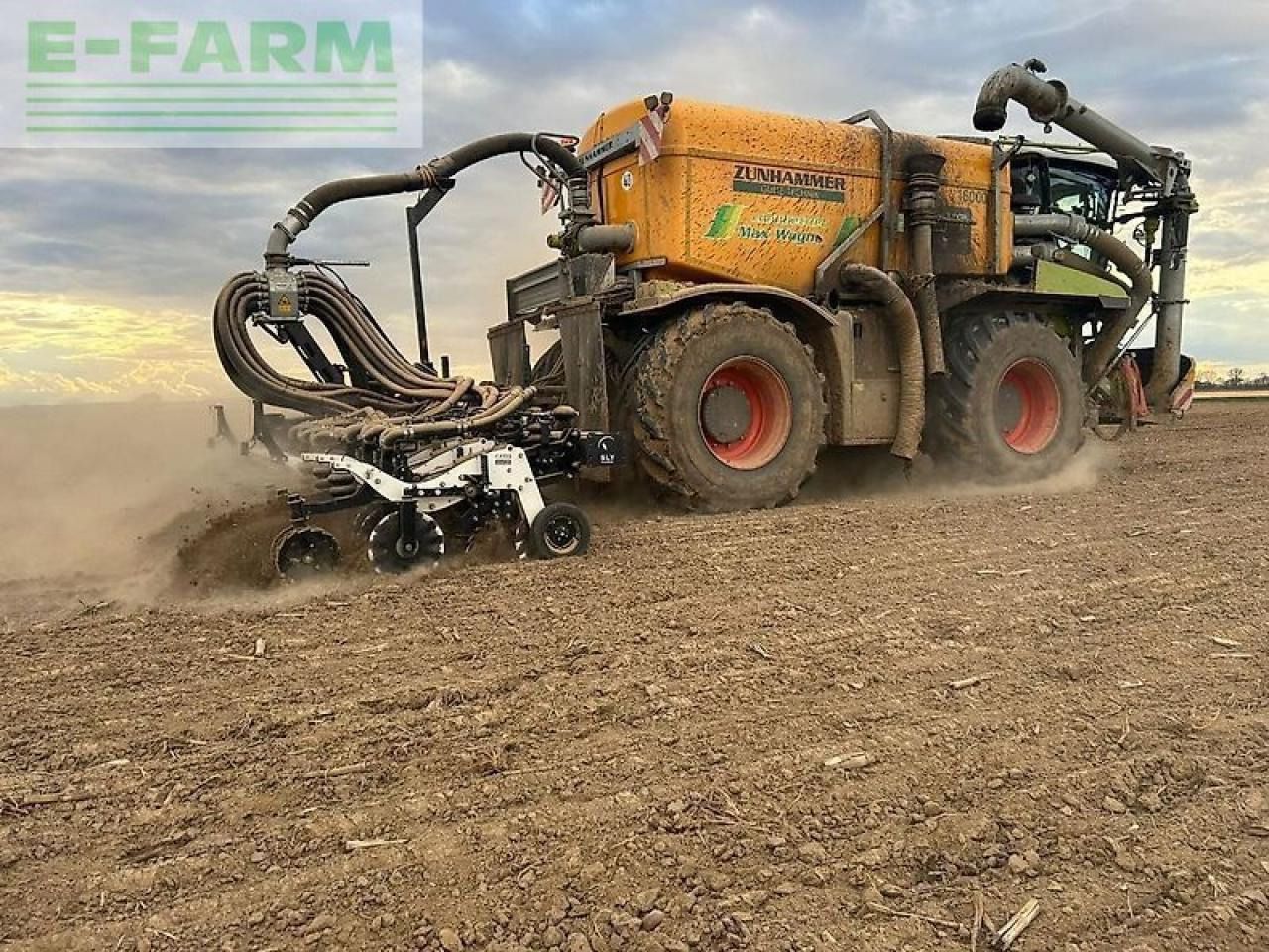 CLAAS xerion 4000 saddle trac - Tractor: foto 5 CLAAS xerion 4000 saddle trac - Tractor: foto 5