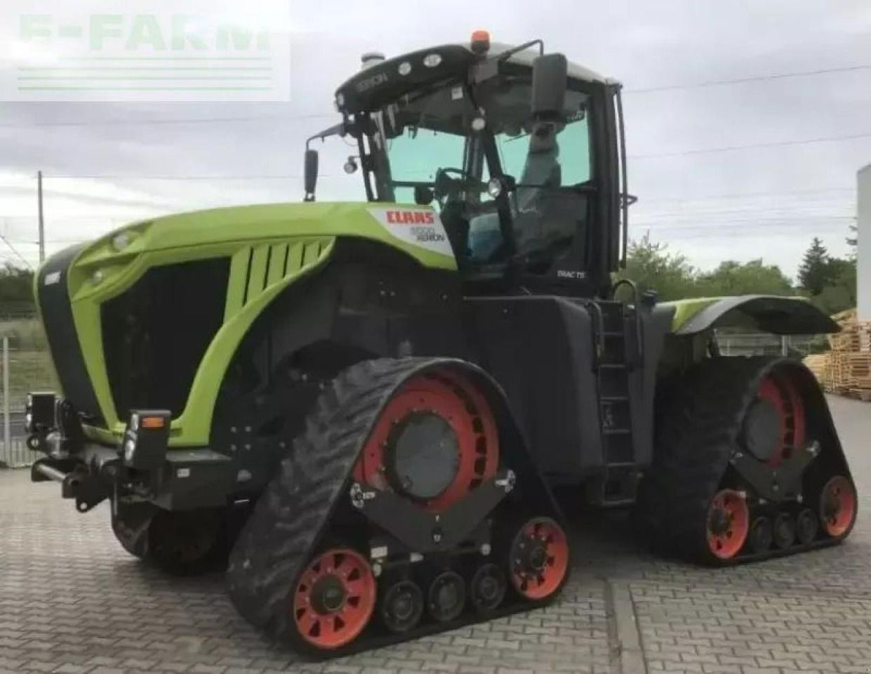 CLAAS xerion 5000 trac ts TRAC TS - Tractor: foto 1 CLAAS xerion 5000 trac ts TRAC TS - Tractor: foto 1
