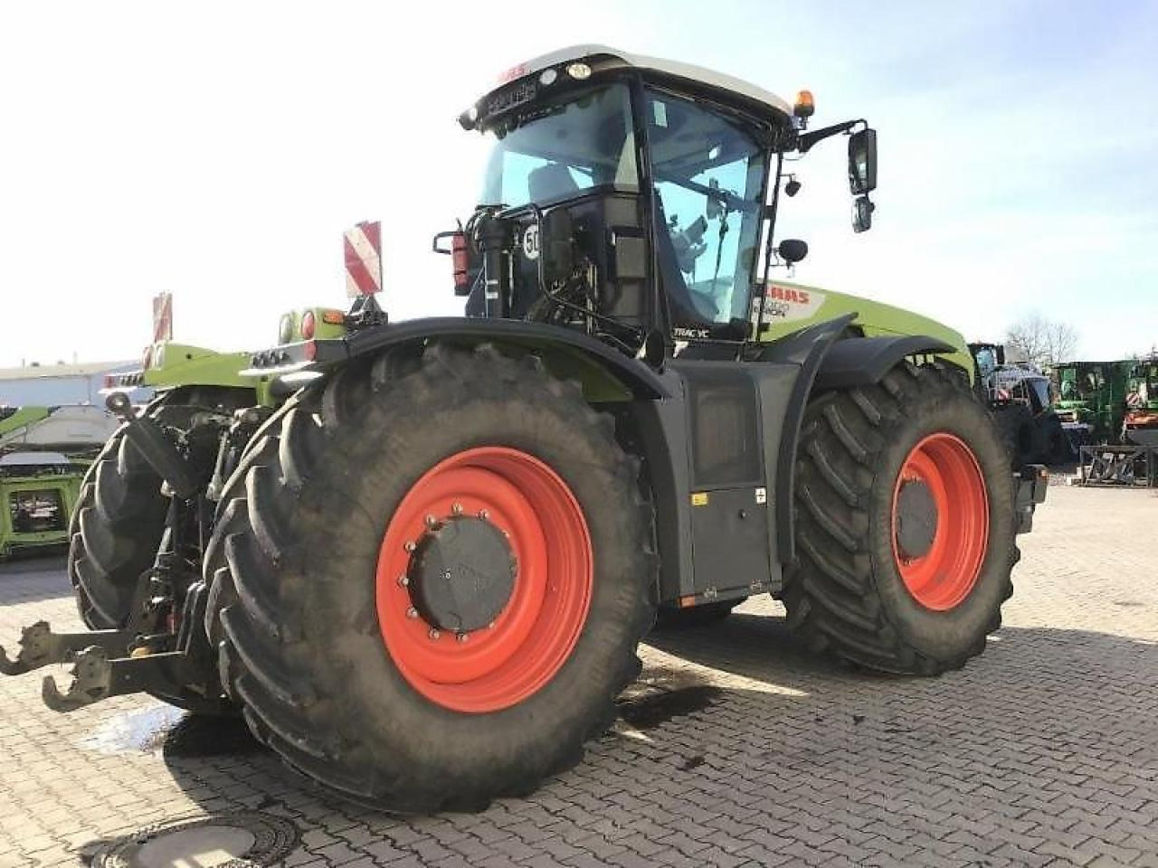 CLAAS xerion 5000 trac vc TRAC VC - Tractor: foto 4 CLAAS xerion 5000 trac vc TRAC VC - Tractor: foto 4