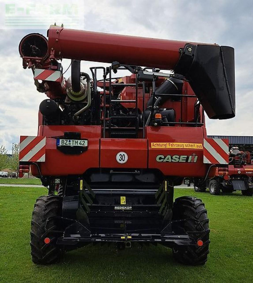 Case-IH axial flow 8250 sts - Cosechadora de granos: foto 4 Case-IH axial flow 8250 sts - Cosechadora de granos: foto 4