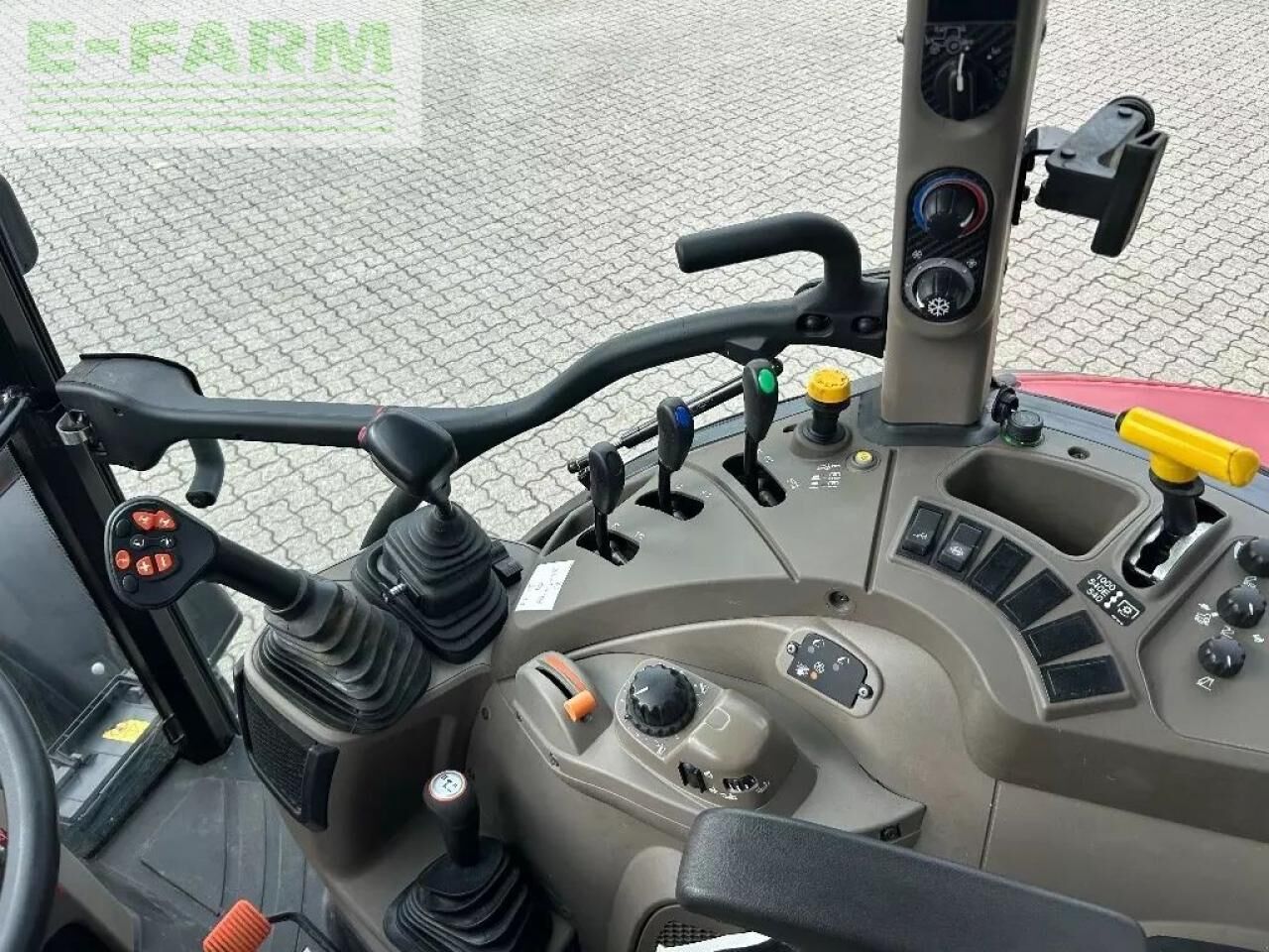 Case-IH farmall 100 c - Tractor: foto 5 Case-IH farmall 100 c - Tractor: foto 5