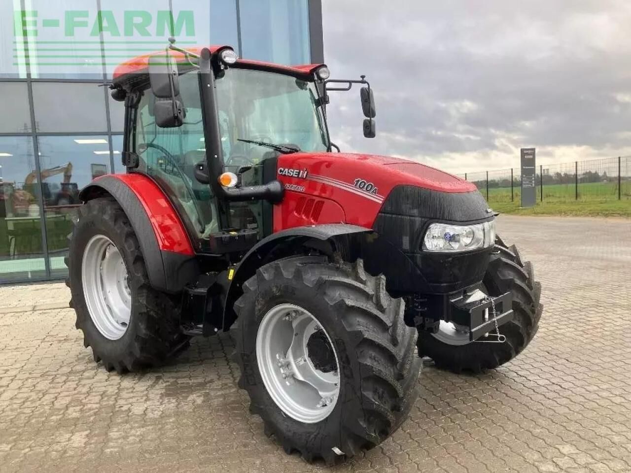 Case-IH farmall 100a - Tractor: foto 2 Case-IH farmall 100a - Tractor: foto 2