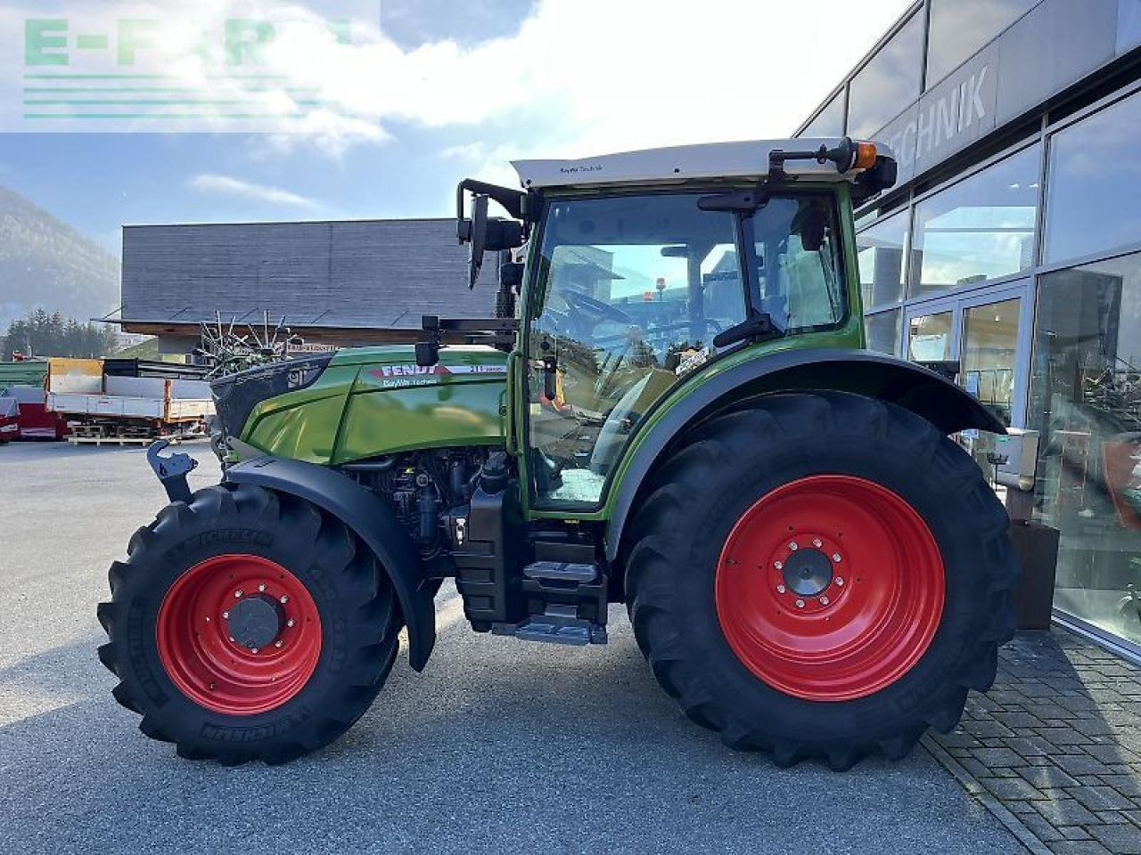 Fendt 211 s vario gen3 power setting 2 - Tractor: foto 2 Fendt 211 s vario gen3 power setting 2 - Tractor: foto 2