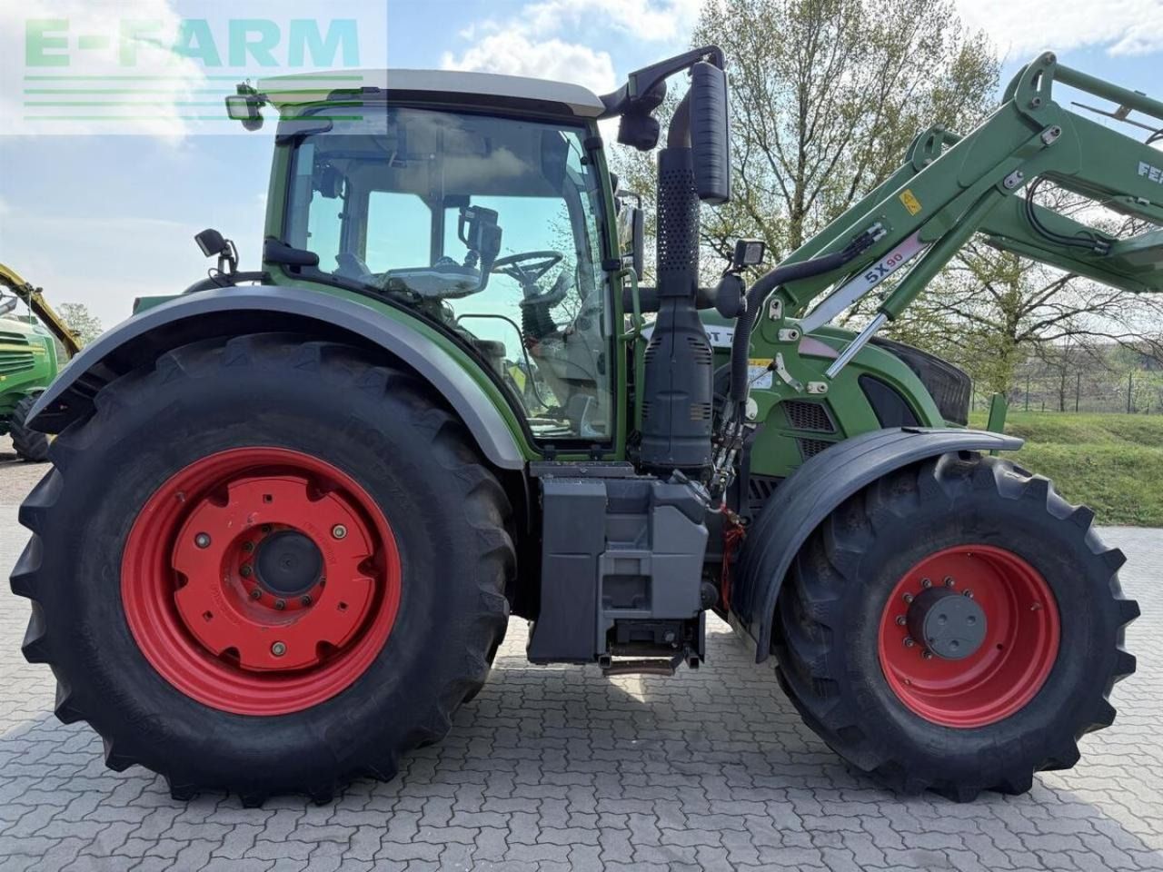 Tractor Fendt 724: foto 6