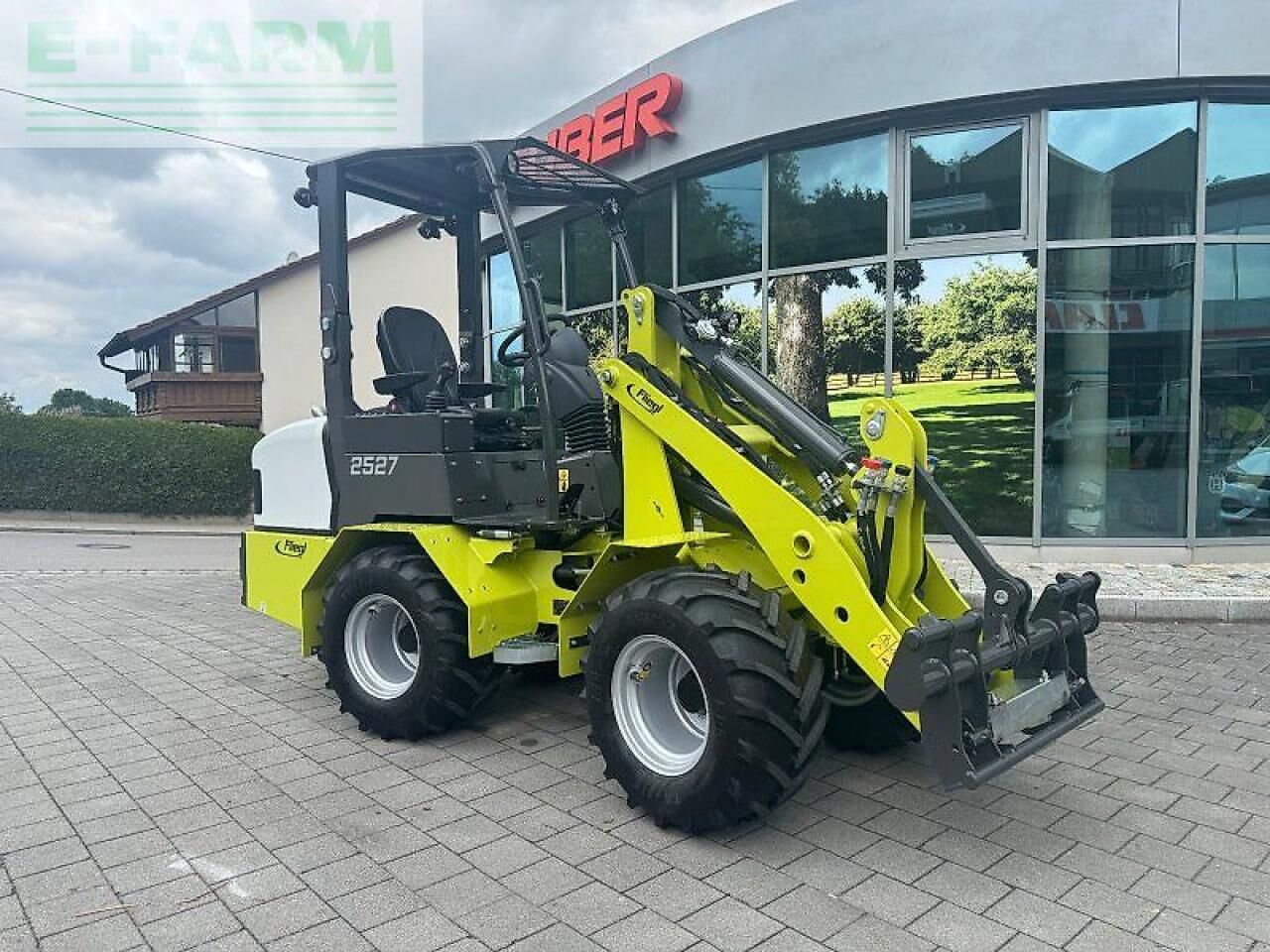 Fliegl 25-27 - Miniexcavadora: foto 2 Fliegl 25-27 - Miniexcavadora: foto 2