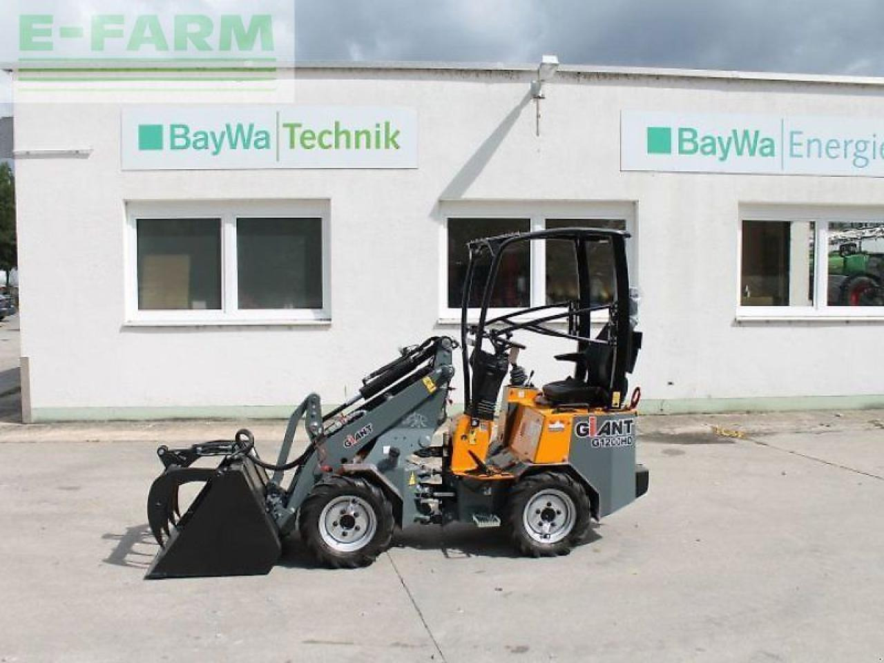 Giant g 1200 - Miniexcavadora: foto 1 Giant g 1200 - Miniexcavadora: foto 1