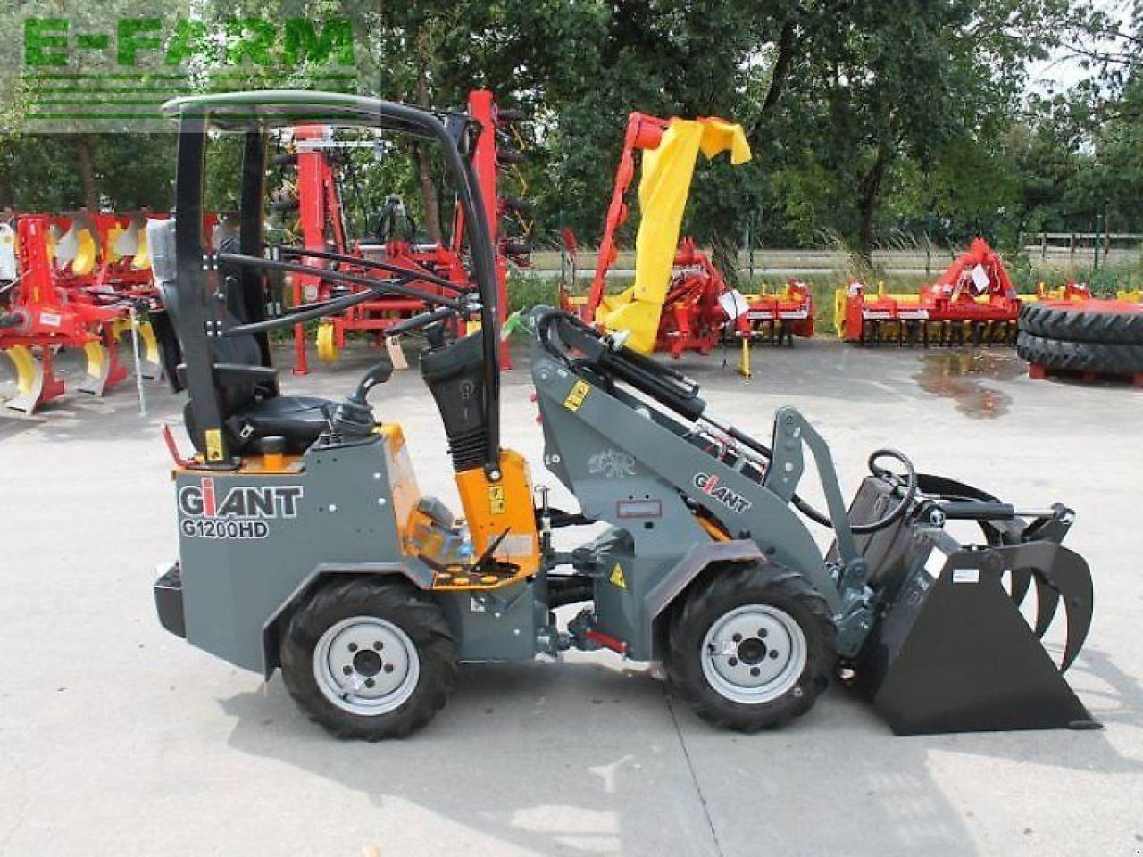 Giant g 1200 - Miniexcavadora: foto 3 Giant g 1200 - Miniexcavadora: foto 3