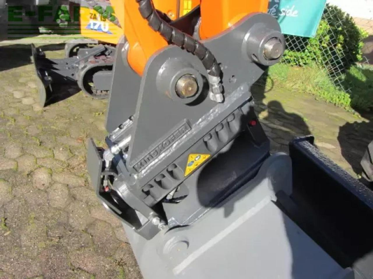 Hitachi zx 33 u-6 - Miniexcavadora: foto 2 Hitachi zx 33 u-6 - Miniexcavadora: foto 2