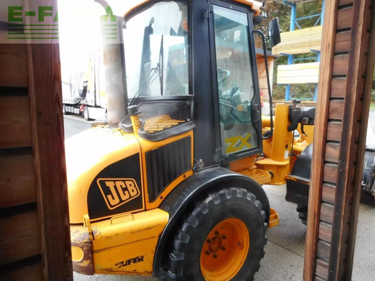 JCB 407 ( 5.400kg ) mit schaufel + gabel - Miniexcavadora: foto 4 JCB 407 ( 5.400kg ) mit schaufel + gabel - Miniexcavadora: foto 4