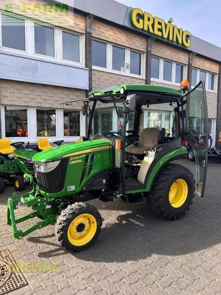 John Deere 2038r - Tractor: foto 1 John Deere 2038r - Tractor: foto 1
