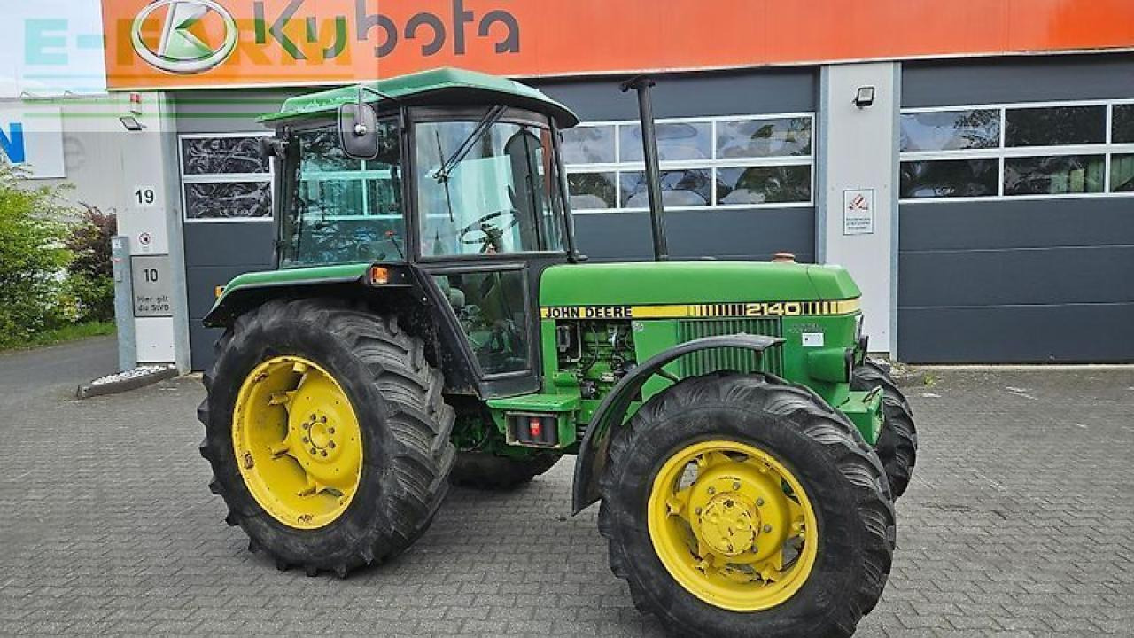 John Deere 2140 - Tractor: foto 1 John Deere 2140 - Tractor: foto 1