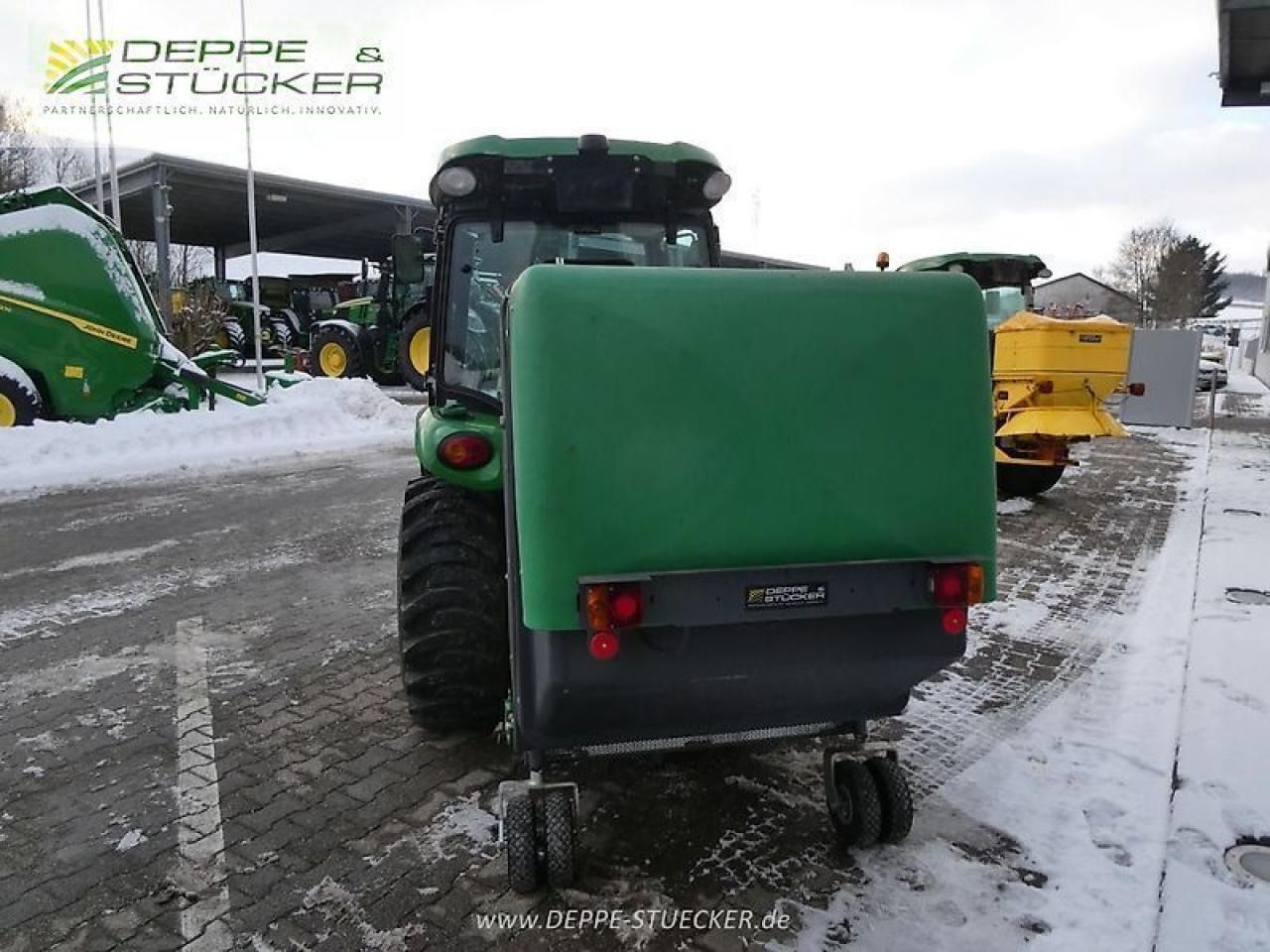 John Deere 3046r mit schneeschild u.v.m. - Tractor: foto 4 John Deere 3046r mit schneeschild u.v.m. - Tractor: foto 4