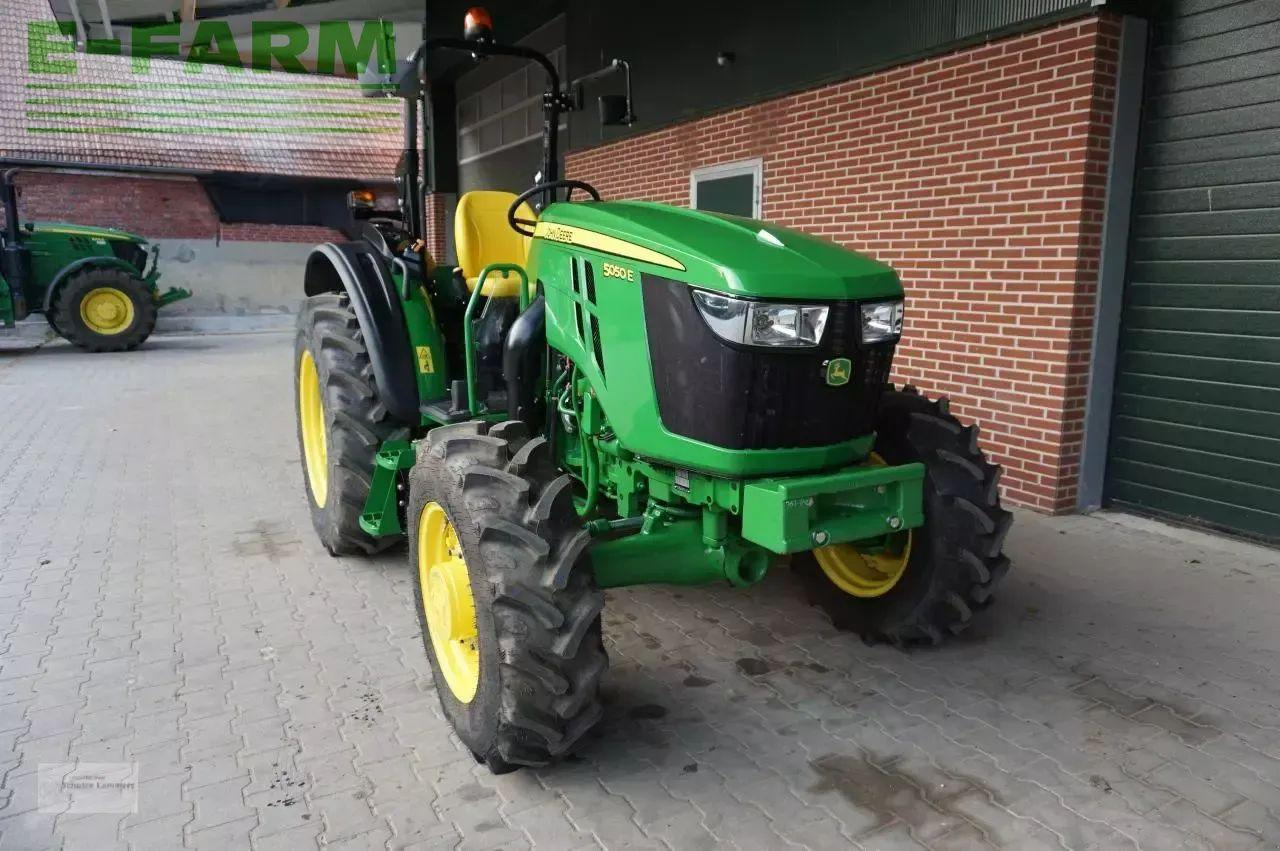 John Deere 5050e neumaschine - Tractor: foto 2 John Deere 5050e neumaschine - Tractor: foto 2