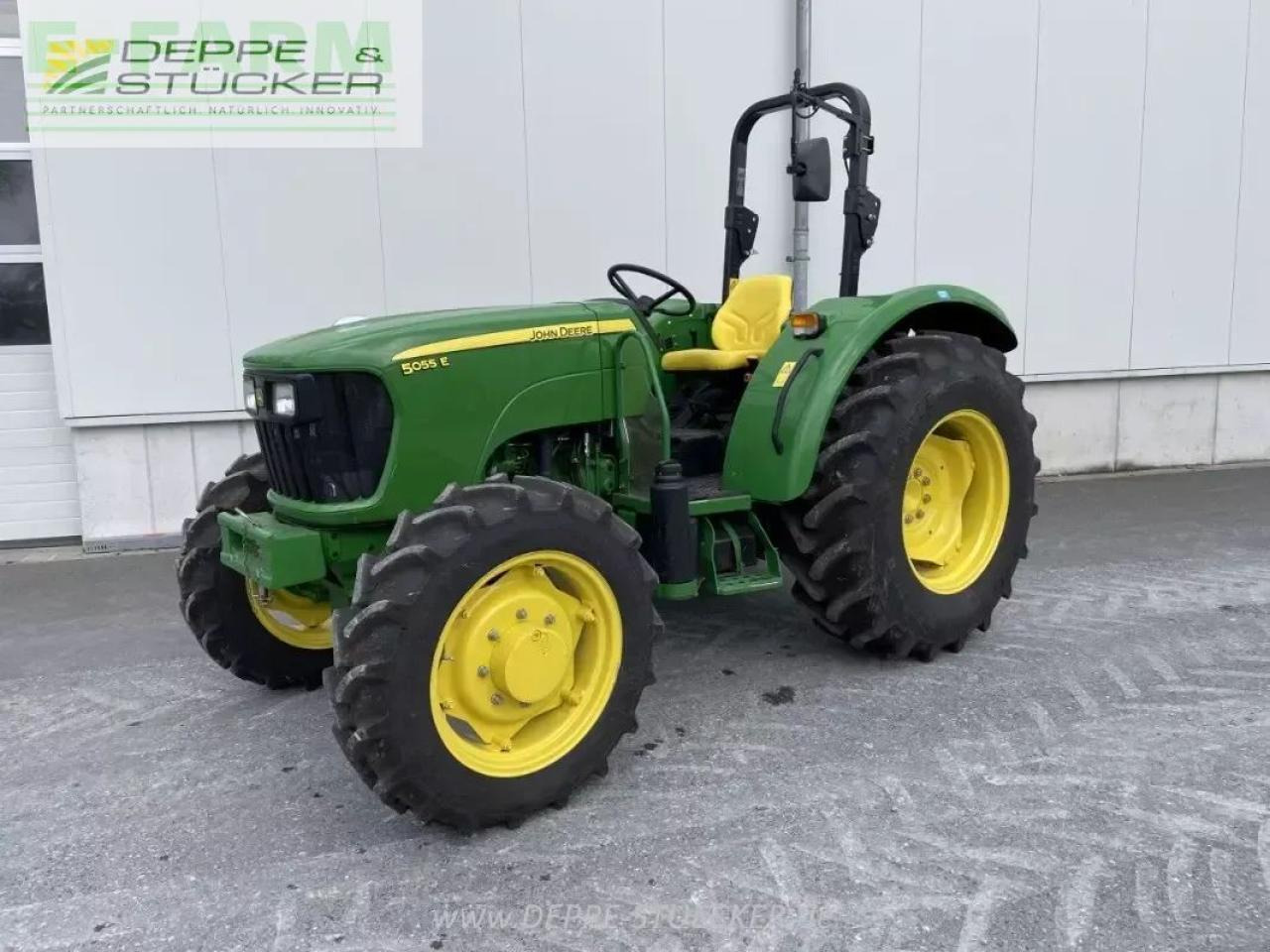 John Deere 5055e - Tractor: foto 1 John Deere 5055e - Tractor: foto 1
