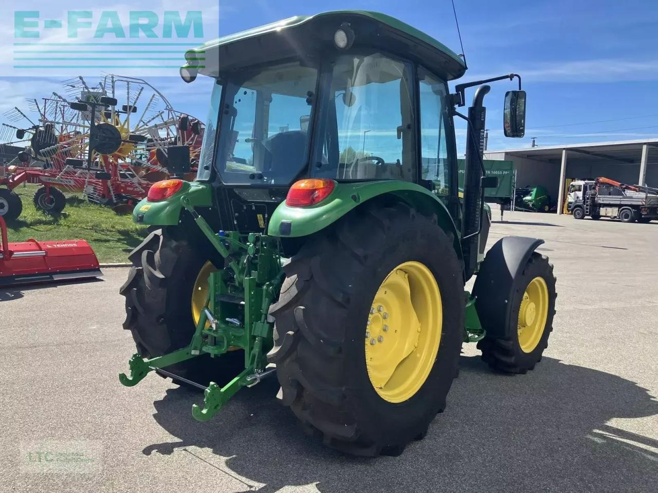 John Deere 5067e - Tractor: foto 3 John Deere 5067e - Tractor: foto 3