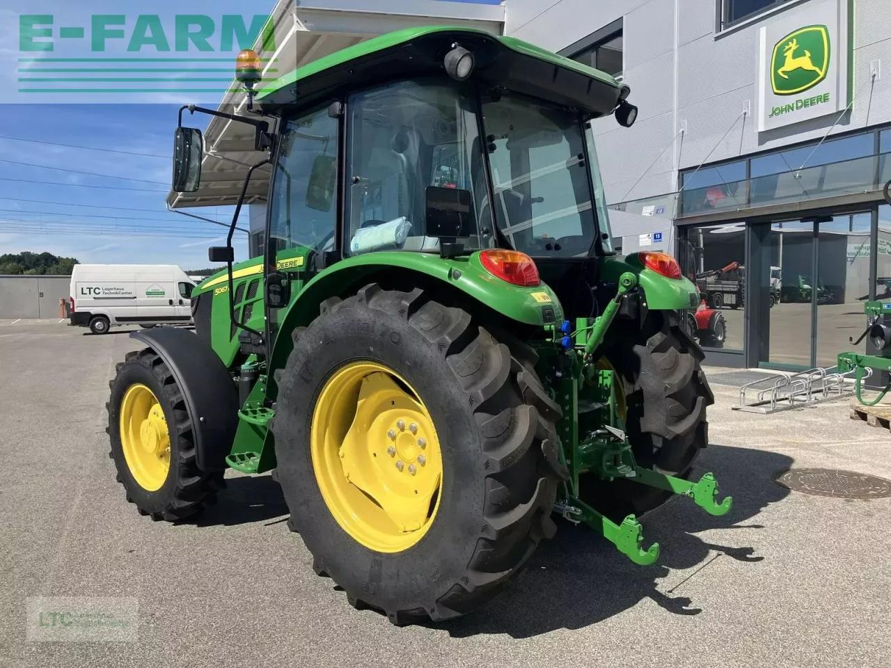 John Deere 5067e - Tractor: foto 4 John Deere 5067e - Tractor: foto 4