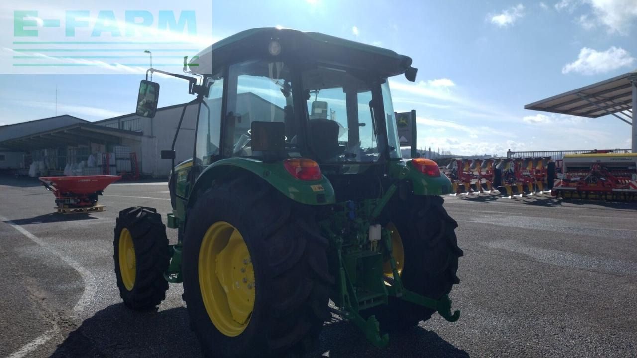 John Deere 5067e - Tractor: foto 4 John Deere 5067e - Tractor: foto 4