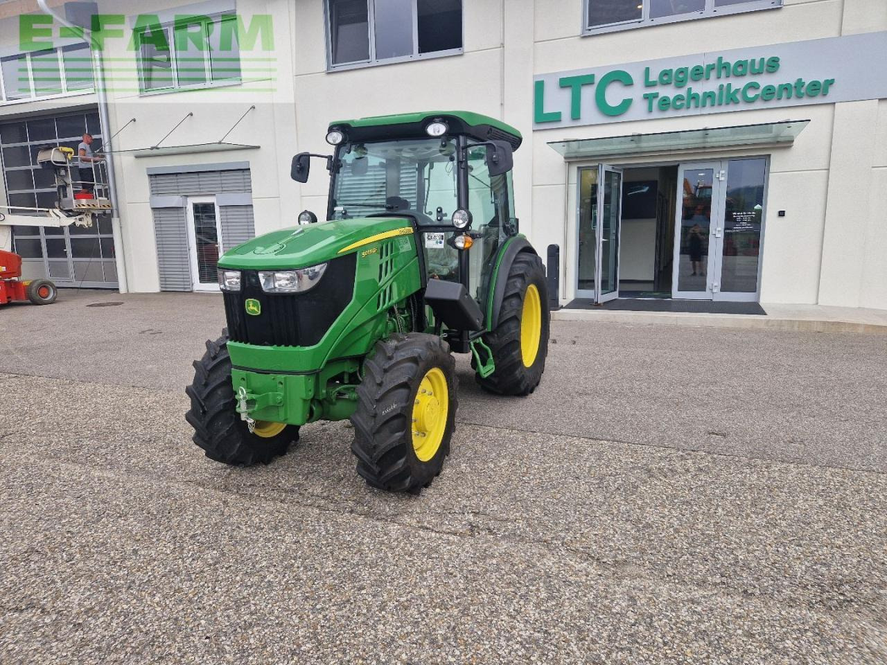 John Deere 5075 GF - Tractor: foto 1 John Deere 5075 GF - Tractor: foto 1